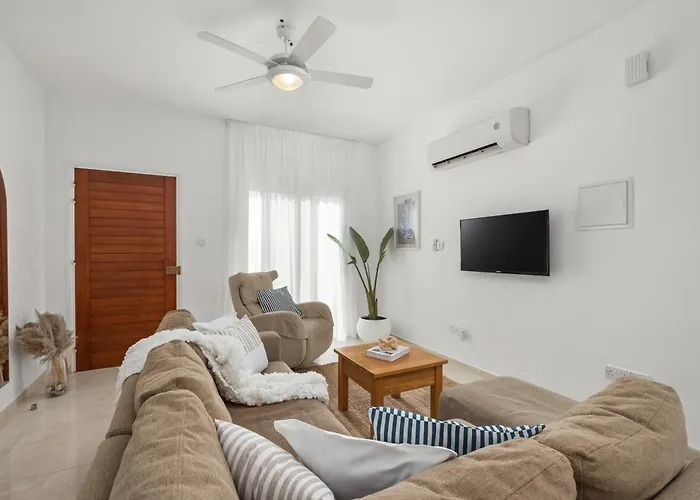 Tariro Townhouse By Nomads Paphos